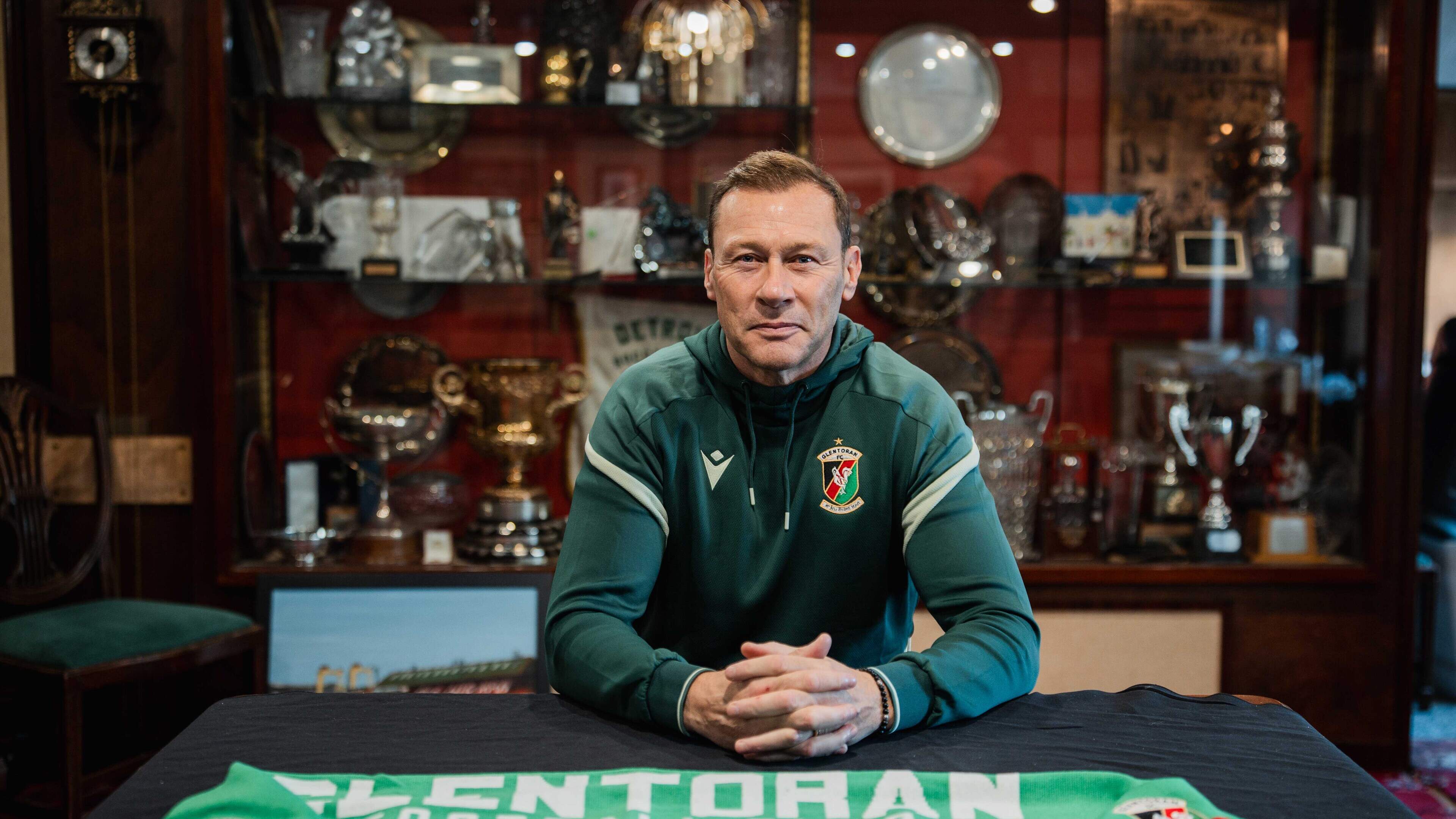 New Glentoran boss Duncan Ferguson admits he only started watching Irish League last week and issues message to fans